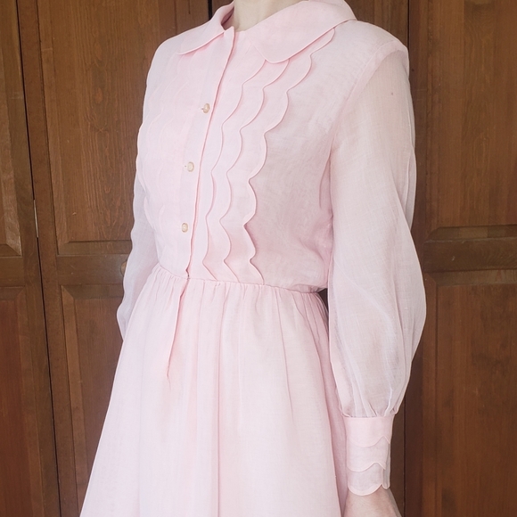 60s Vintage Pink Scallop Dress - Small - Picture 3 of 9